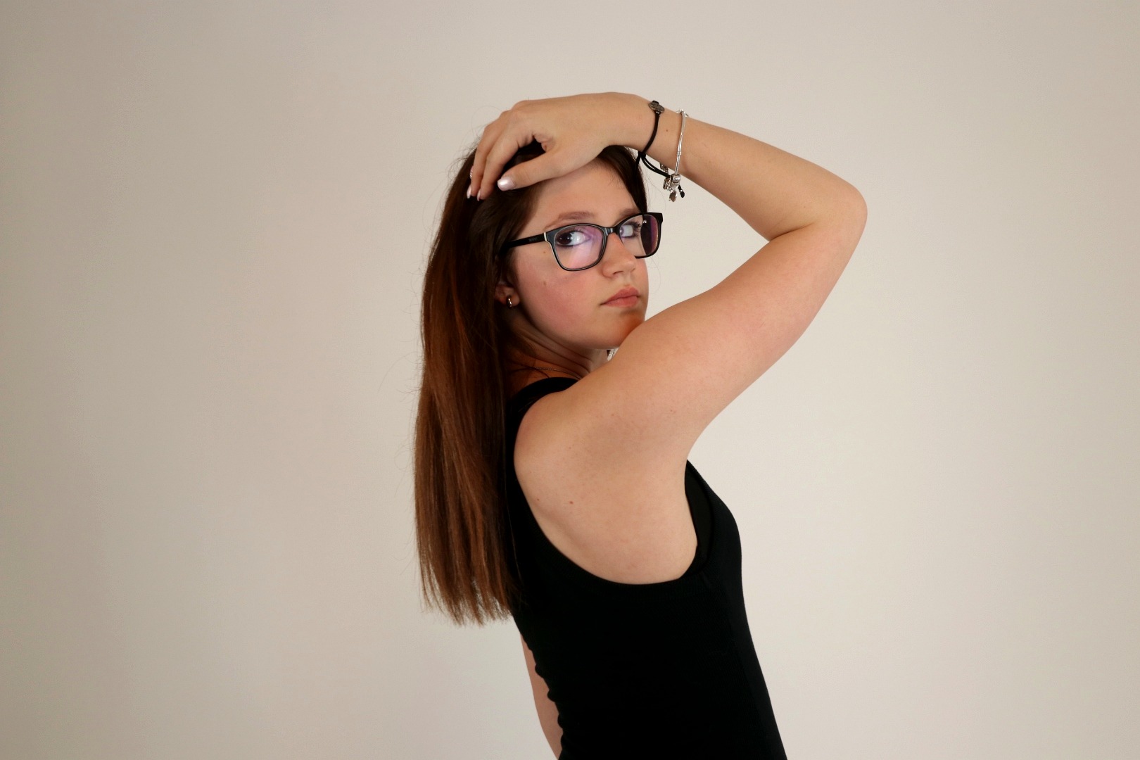 Dorka — fekete topban